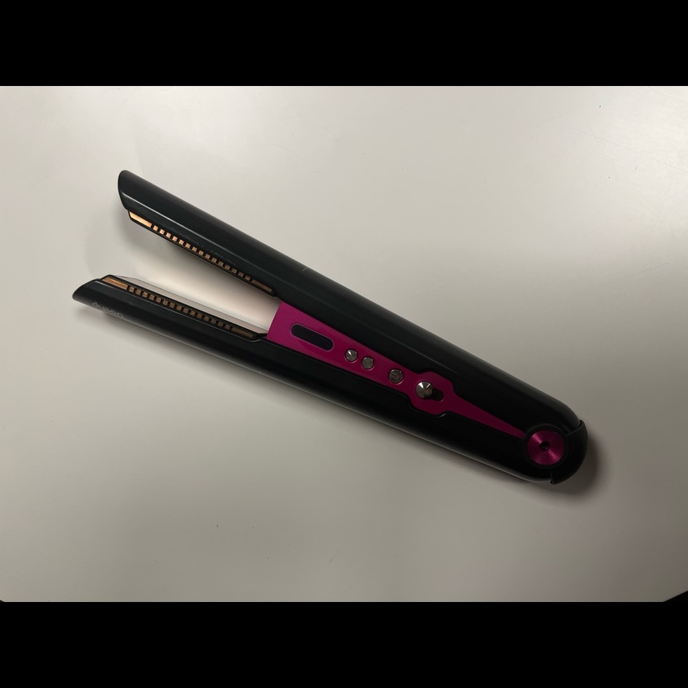 CORDLESS DYSON FLAT IRON